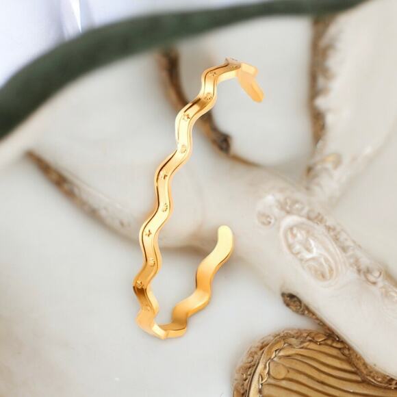 NEW 18K yellow gold plated zigzag bangle cuff bracelet jewelry B19A - Picture 1 of 5